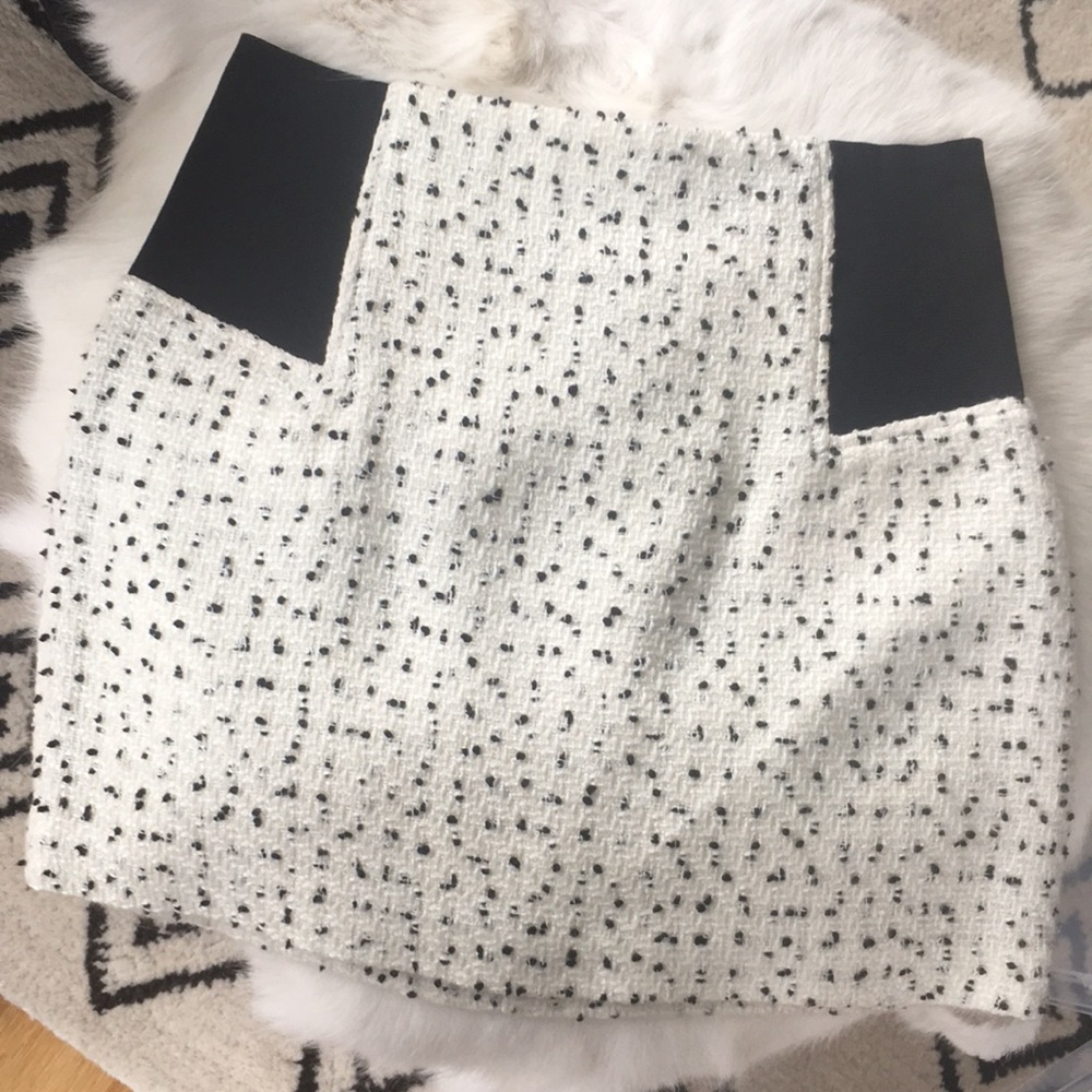 Tweed mini skirt
